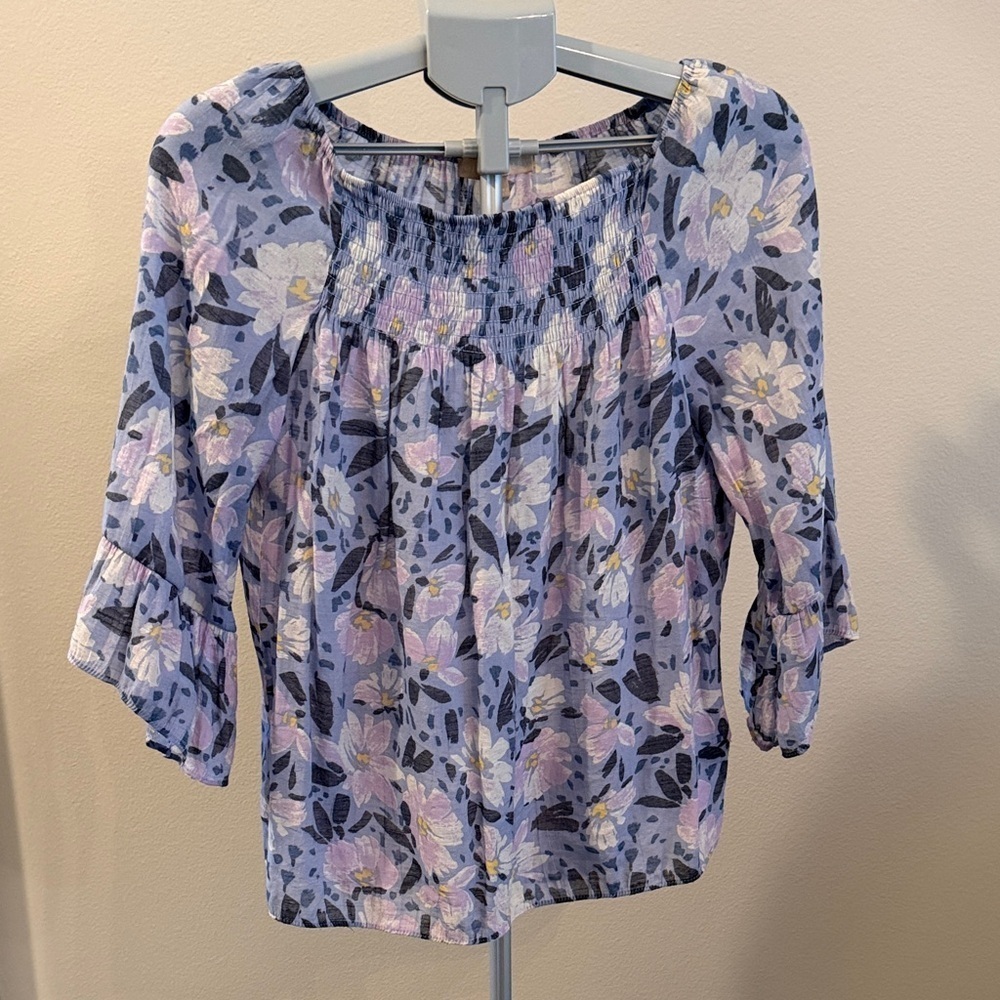 Chic Floral Women's Blouse - Lavender and White